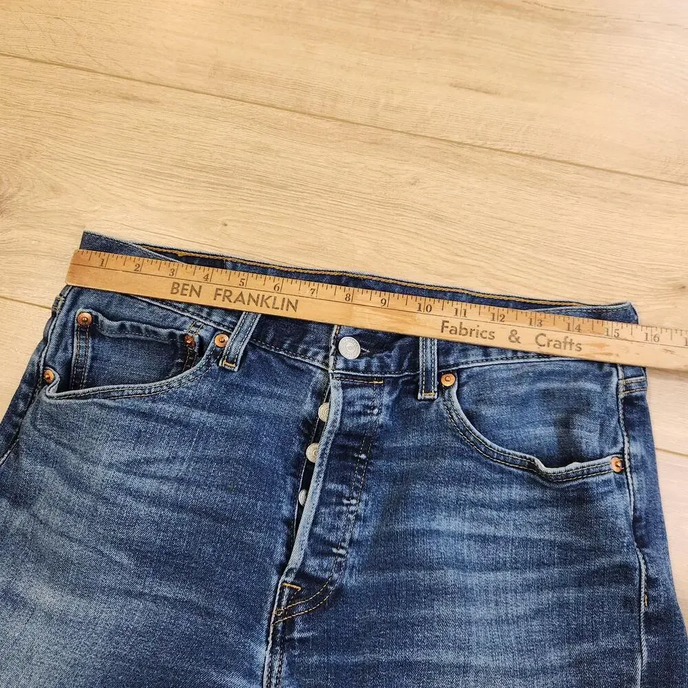 Levis 501 Jeans Mens 32x34 Blue Medium Wash Button Fly Straight Denim Stretch